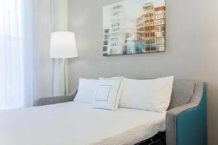 Courtyard by Marriott Pittsburgh Downtown - 30