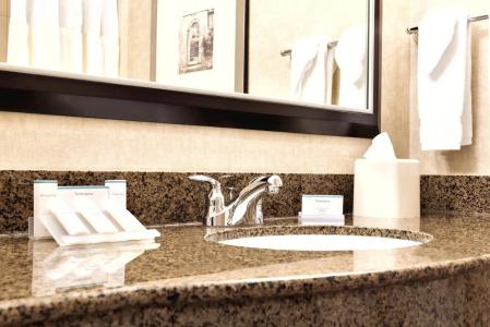 Hilton Garden Inn Fargo - 9