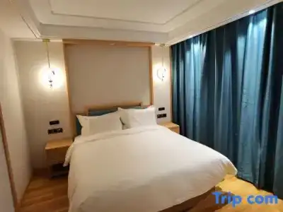 City Beach Resort - 32