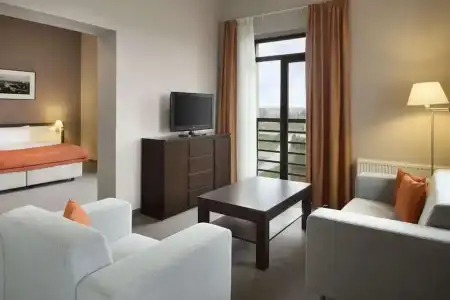 Ramada by Wyndham Lviv - 58