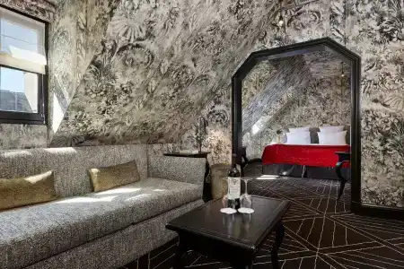 Pavillon de la Reine & Spa, Place des Vosges - 30
