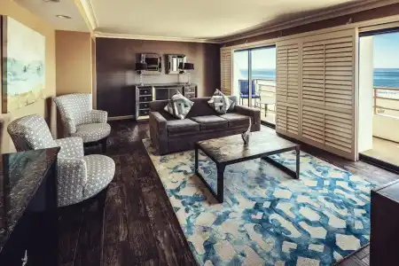 The Waterfront Beach Resort, A Hilton - 293