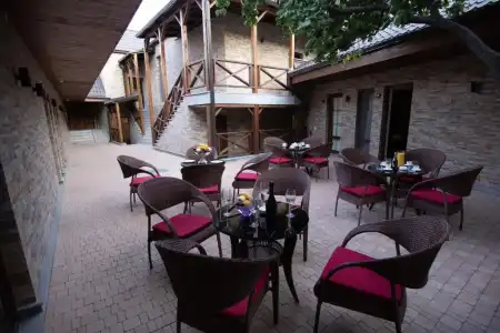 Boutique Living - 12