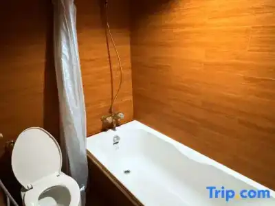 Highfive Guest House - 33