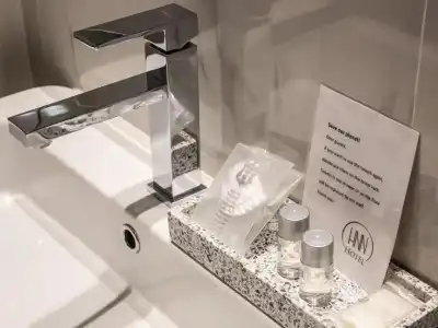 HNN Luxury Suites - 21