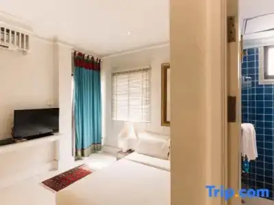 At Niman Conceptual Home - 26