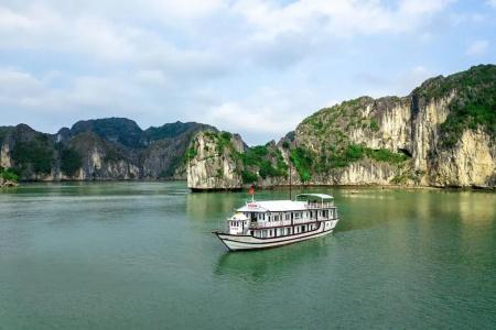 Cozy Bay Cruise Ha Long - 11