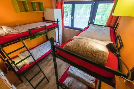 Island Hostel - Adults only - 18