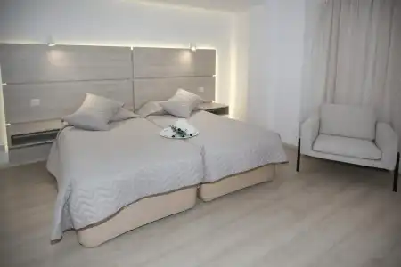 Pier Beach Apartments - 4