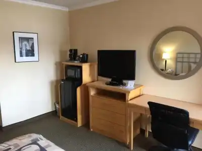 Inn on Broadway - 14