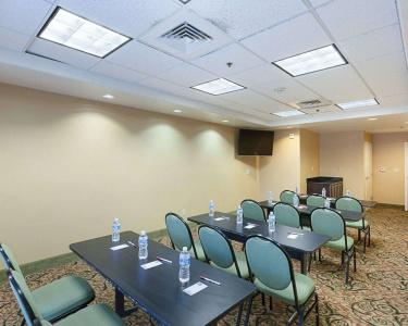Comfort Suites Medical Center near Six Flags - 19