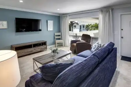 May-Dee Suites - 60