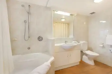 Tropic Towers Apartments - 95