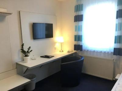 & Restaurant Park Cafe ISA - 28