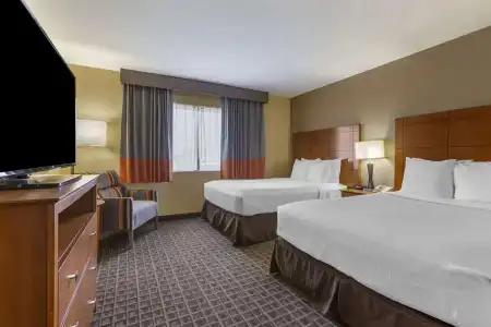Best Western Plus Scottsdale Thunderbird Suites - 107