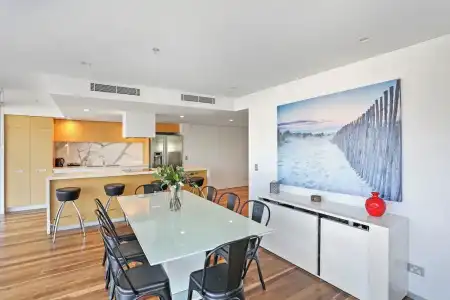 Ambience on Burleigh Beach - 92