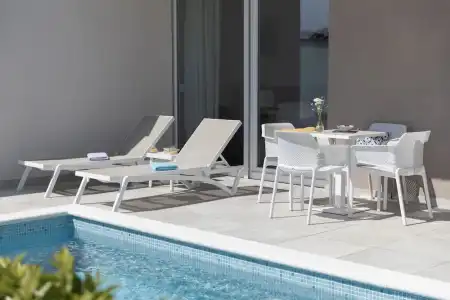 Romana Beach Apartments - 31
