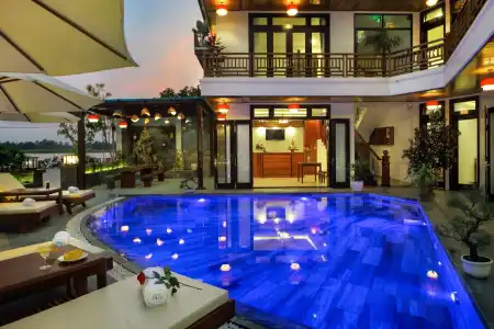 Threeway Riverside Villa - 5