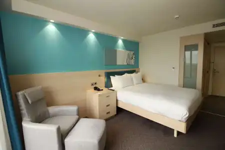 Hampton by Hilton London Excel - 4