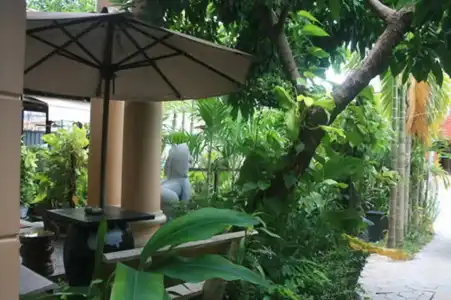 Mom's Guesthouse - 16