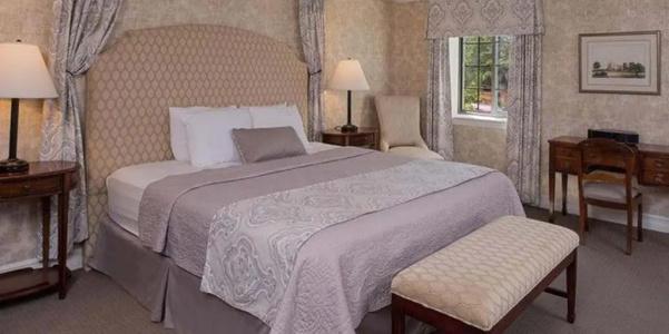 Red Coach Inn - 116