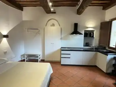 Regis Condo - 222