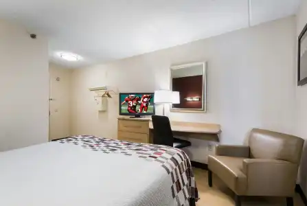 Red Roof Inn Laredo - 18