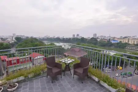 Bella Premier & Rooftop Skybar - 15
