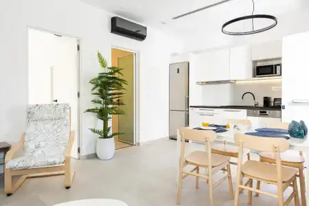Cozy Corner Luxury Apartments - 70
