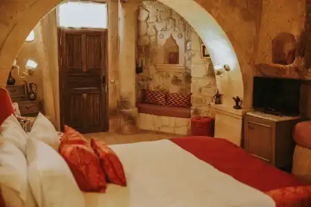 Elaa Cave - 23