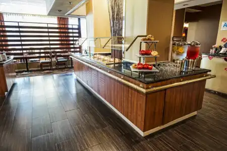 Holiday Inn Los Angeles - LAX Airport by IHG - 8