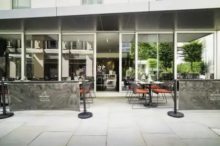Clayton London Wall - 25