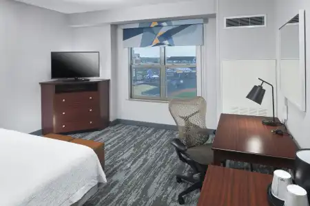 Hampton Inn & Suites Oklahoma City-Bricktown - 31