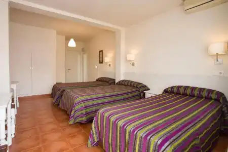 Sol y Miel Hostal - 97