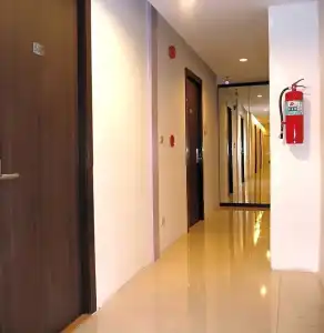 Nantra Silom - 37