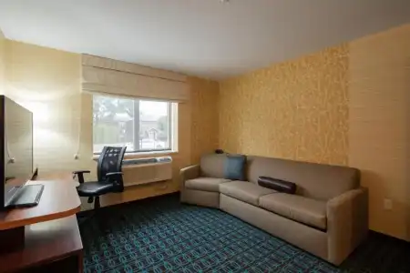 Fairfield Inn & Suites New York Queens/Fresh Meadows - 42