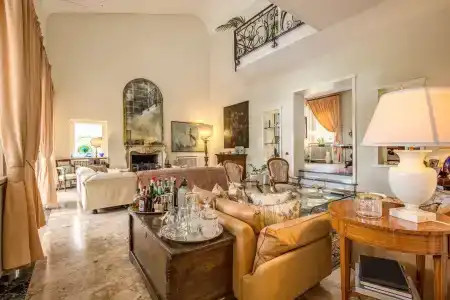 La Gaura Guest House - 1