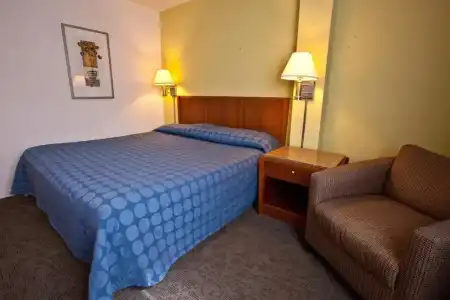 Oasis Inn - 4