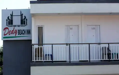 Dedy Beach Inn - 0