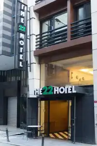 The 22 - 0