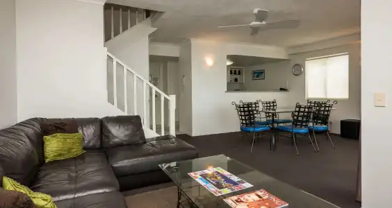 San Mateo on Broadbeach - 10