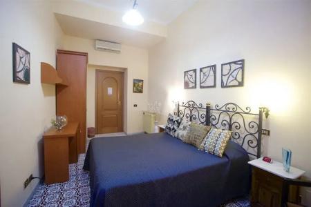 Nicolas Inn - 4