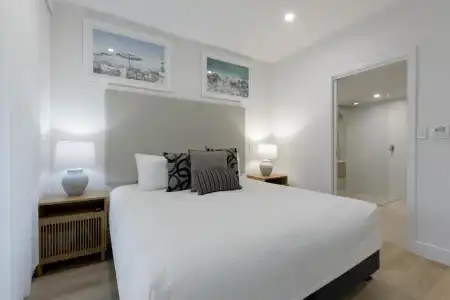 Mandalay Luxury Beachfront Apartments - 35