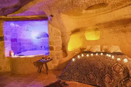 Sinasos Palace Cave - 35