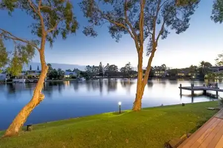 Noosa Entrance Waterfront Resort - 357