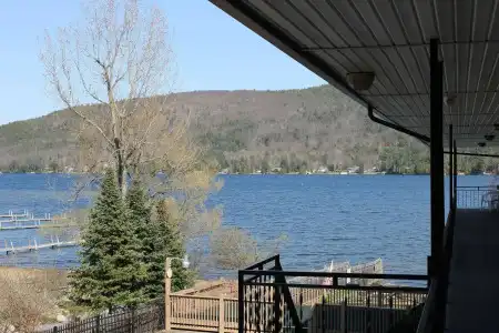 Sundowner on Lake George - 12