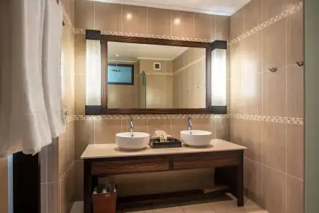 DoubleTree by Hilton Seychelles - Allamanda Resort & Spa - 9