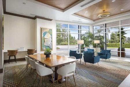 DoubleTree by Hilton San Diego Bayside - 26