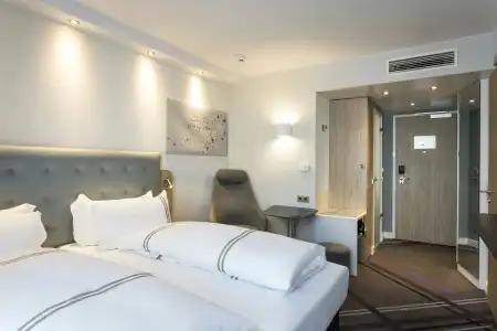 Premier Inn Freiburg City Süd - 34