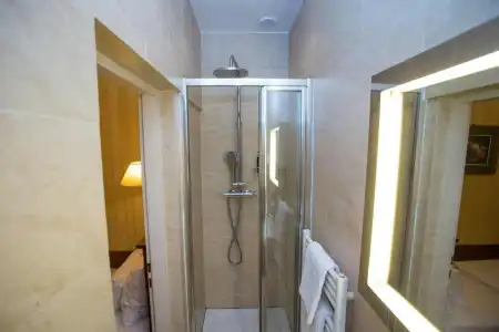 Opera Suites - Self Check-in - 18